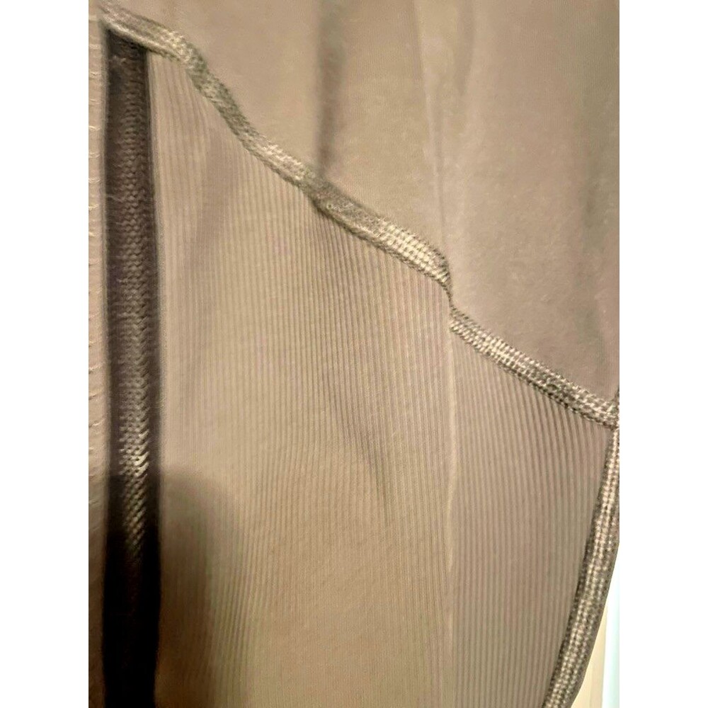 Lululemon Vintage Athletica  Nylon Spandex capri  Sz6Gray Zipped Pocket leggings - Picture 3 of 7